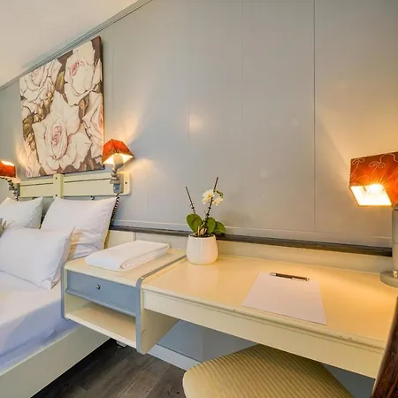 호텔 Seeblick Foersterhaus 3*